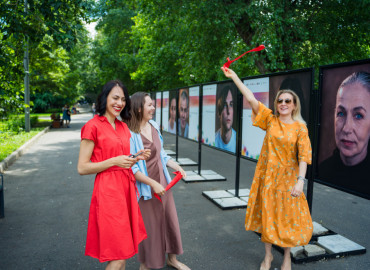 В парке «Красная Пресня» в Москве открылась фотовыставка о психическом здоровье